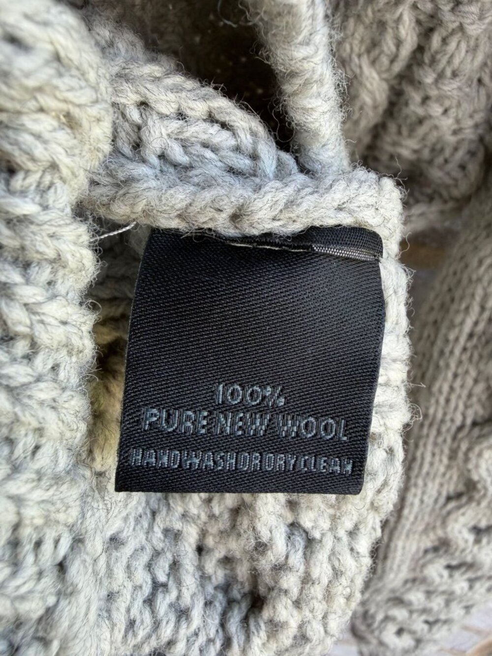 Peregrine Made in England NWT 100% Wool Long Sleeve Shawl Neck Sweater Size L - Picture 4 of 8